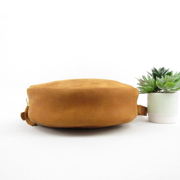 Portland Leather Circle Large Crossbody Bag - Picture 6 of 9